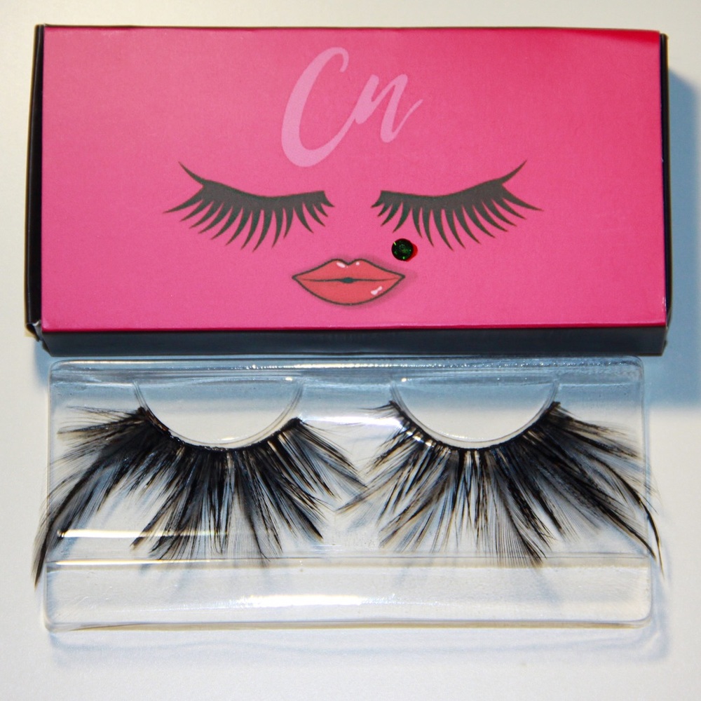 DRAMATIC LASHES